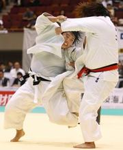 柔道、１７歳の素根が初出場優勝 全日本女子、冨田２位