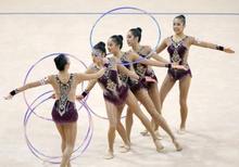 世界新体操、団体日本フープ「銀」 ２大会連続の表彰台