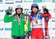 スキーで小山が初Ｖ、安藤２冠 全日本アルペンの男女回転