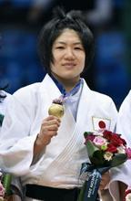 アジア大会、柔道中村が金１号 女子５２キロ級で２連覇