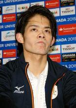 冬季ユニバ、小塚がＳＰ首位 フィギュア男子、日野は１１位
