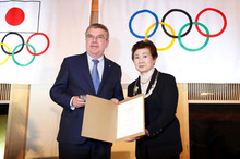 JOCの小野清子、川淵三郎両名誉委員がオリンピック・オーダーを受章