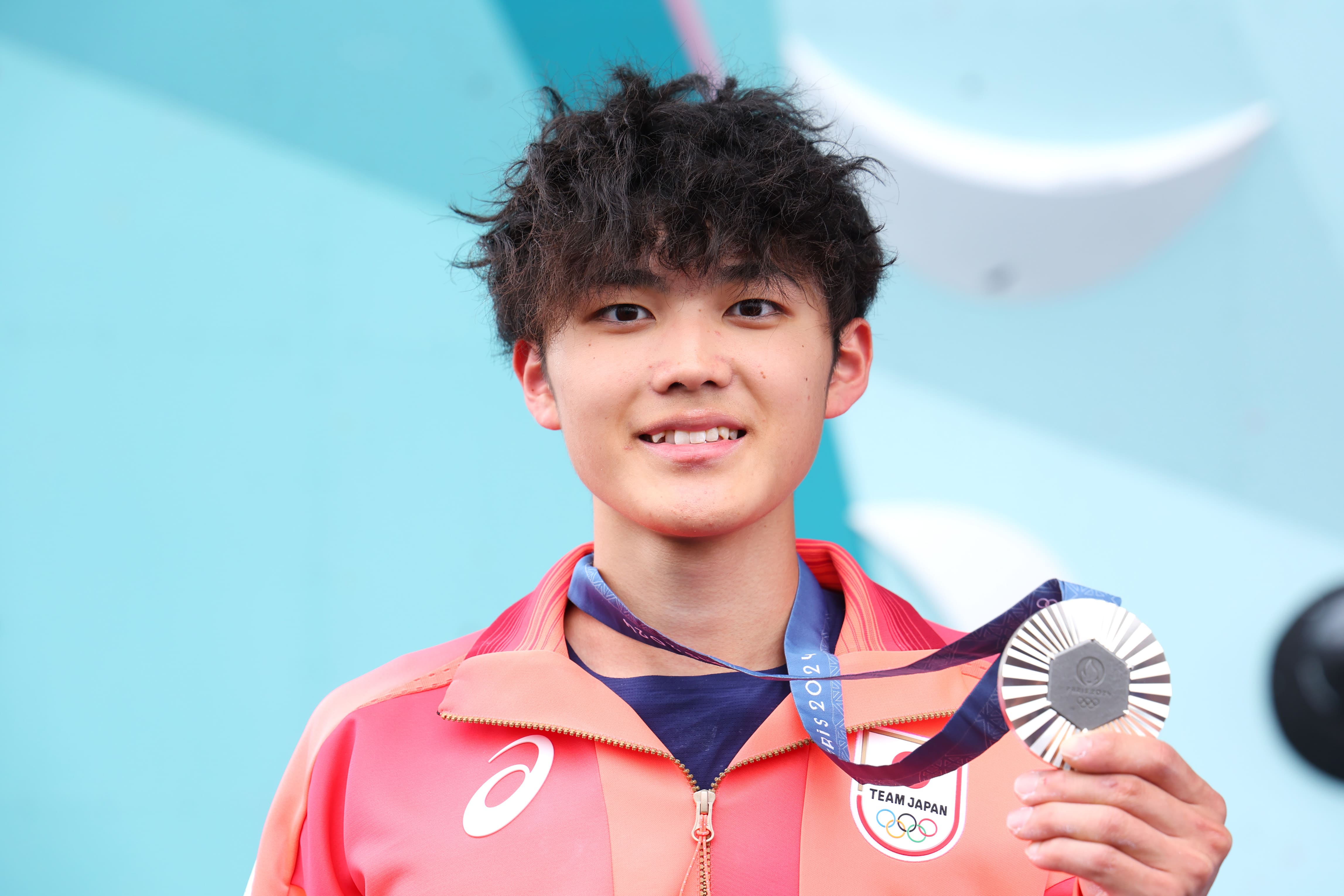 パリ2024大会 スポーツクライミング 男子ボルダー&リードで銀メダルを獲得した安楽宙斗選手
