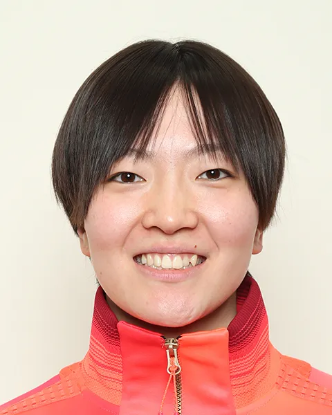 荒木 彩花