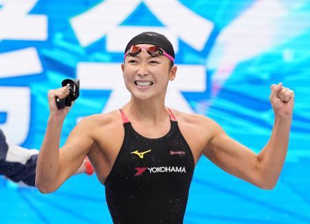 競泳五輪代表選考会の女子１００メートルバタフライで派遣標準記録を突破し、パリ五輪代表に決まった池江璃花子＝１８日、東京アクアティクスセンター（共同）