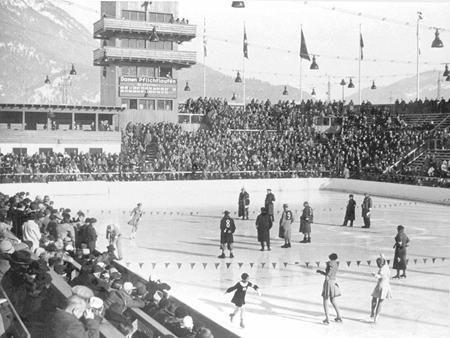 1936年第4回ガルミッシュ・パルテンキルヘン冬季オリンピック競技大会のスケートリンク。Photo:Getty Images/AFLO