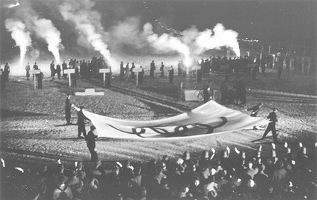 1936年第4回ガルミッシュ・パルテンキルヘン冬季オリンピック競技大会閉会式より。Photo:Getty Images/AFLO