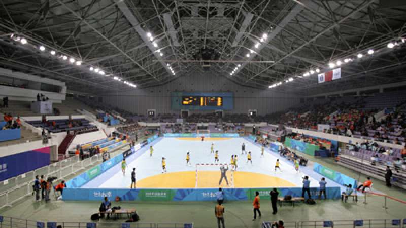 olympic_sports_center_gym02