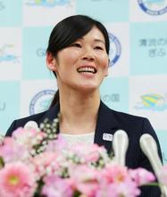 競泳の金藤理絵選手が引退会見 リオ五輪女子２００平で金