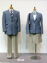 トリノオリンピック冬季大会用日本代表選手団公式服装＜式典用・旅行用＞を発表