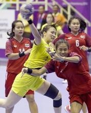 サッカー男子は初戦白星 ハンド女子は大勝、アジア大会