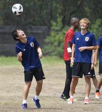 ア大会サッカー、１９日第３戦 連勝の男子、軽め調整