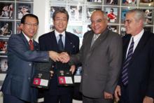 竹田会長、福田選強本部長がキューバNOCから「バルバドス殉教者勲章」を受賞