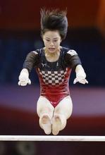 世界体操、村上が日本勢最高の銀 女子個人総合決勝