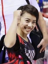 世界体操、村上が日本勢最高の銀 女子個人総合決勝