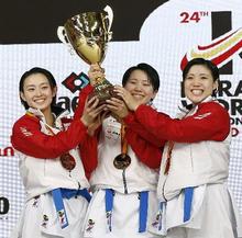 空手、団体男女形で日本２連覇 ともにスペインに勝つ