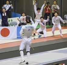 日本、男子フルーレ団体で優勝 フェンシングのアジア選手権