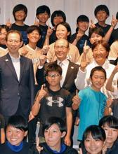 ソフト山田主将「金が恩返し」 １年後活躍、福島で王さんと誓う