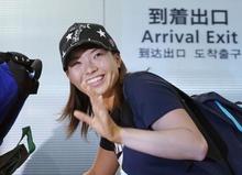 渋野、五輪で「金取りたい」 女子ゴルフ、メジャー制覇し帰国