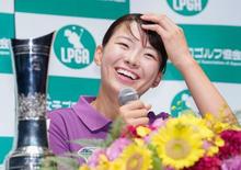 渋野、五輪で「金取りたい」 女子ゴルフ、メジャー制覇し帰国