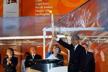 2004アテネオリンピック聖火リレー 〜雨の中、聖火が東京を走りました!