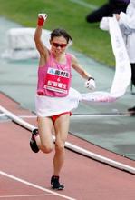 女子マラソン、松田が五輪に前進 大阪国際、設定記録突破し優勝