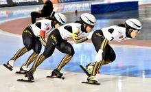 スケート日本女子団体、世界新Ｖ 距離別、小平は５００ｍ優勝