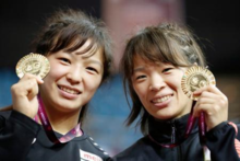 川井姉妹がＶ、向田２位 レスリングのアジア選手権