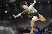 村上首位で通過、寺本４位 体操、全日本の女子予選