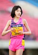 女子１万メートルで前田は４位 田中は１５００メートルでＶ