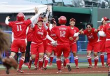日本、延長戦を制し２連勝 ソフトボール・２２日