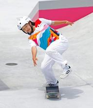 スケートボード西矢椛が金メダル １３歳、日本最年少表彰台
