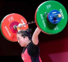 女子５９キロ級の安藤が銅メダル 重量挙げ・２７日