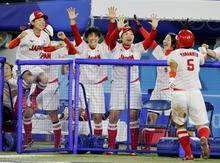 ソフトボール日本「金」、米破る 上野力投、北京に続き頂点