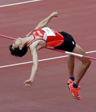 三浦が日本新で３千ｍ障害決勝へ 陸上・３０日