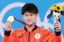 １９歳橋本大輝、体操個人で２冠 種目別鉄棒で森末以来の金メダル