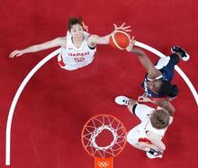 日本が決勝進出、初のメダル獲得 バスケットボール・６日