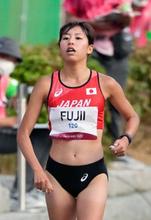 男子リレー、日本はバトンミス 陸上・６日