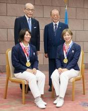 金メダルの川井姉妹に県民栄誉賞 石川知事「本当に重い」