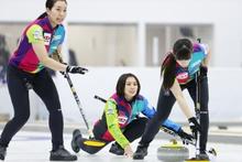 カーリング、北海道銀行が先勝 女子日本代表決定戦