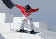 スノボ女子、岩渕が初の公式練習 冬季五輪連続代表２０歳