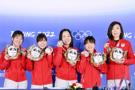 【北京冬季2022オリンピックメダリストインタビュー】藤澤五月・吉田知那美・鈴木夕湖・吉田夕梨花・石崎琴美：チーム全員でつかんだ銀メダル