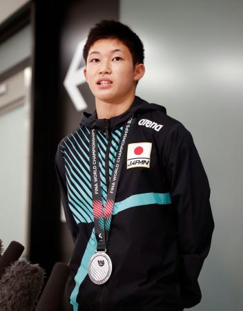 １５歳玉井陸斗「ほっとした」 世界水泳、飛び込み勢が帰国