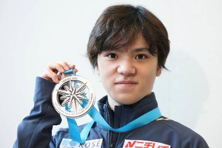 初優勝の宇野「これがスタート」 ＧＰファイナルから帰国