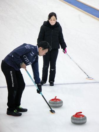 長野で日韓合同カーリング合宿 藤沢ら混合ダブルス実戦感覚磨く