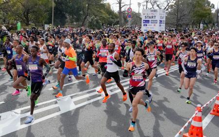 西山が２時間６分４５秒で６位 大阪、初マラソンの日本最高記録