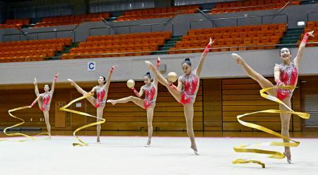 新体操団体の日本代表が練習公開 「メダル獲得と五輪枠を」