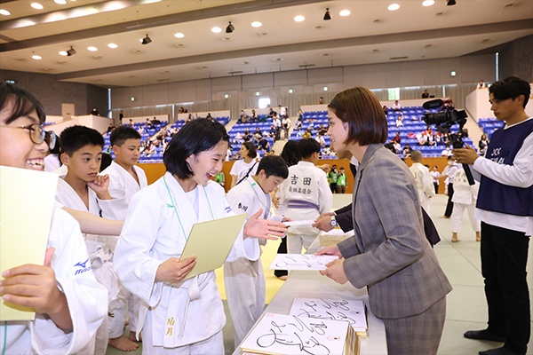 阿部一二三選手・詩選手が子供たちと柔道で交流「ABE CUP 2023 -JUDO School＆Friendly Match-」を開催