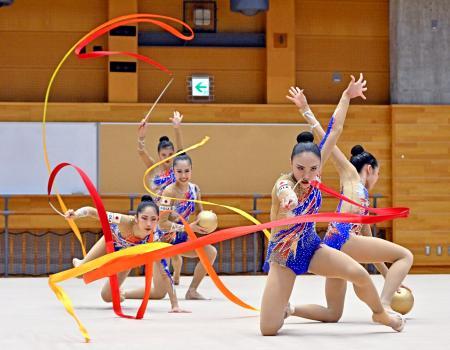世界新体操前、最後の代表演技会 鈴木「五輪切符、必ず勝ち取る」