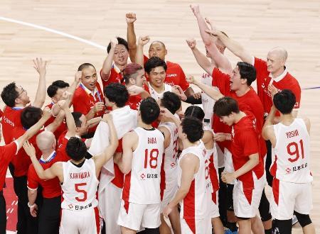 日本男子、世界２６位に浮上 バスケ、五輪出場権獲得